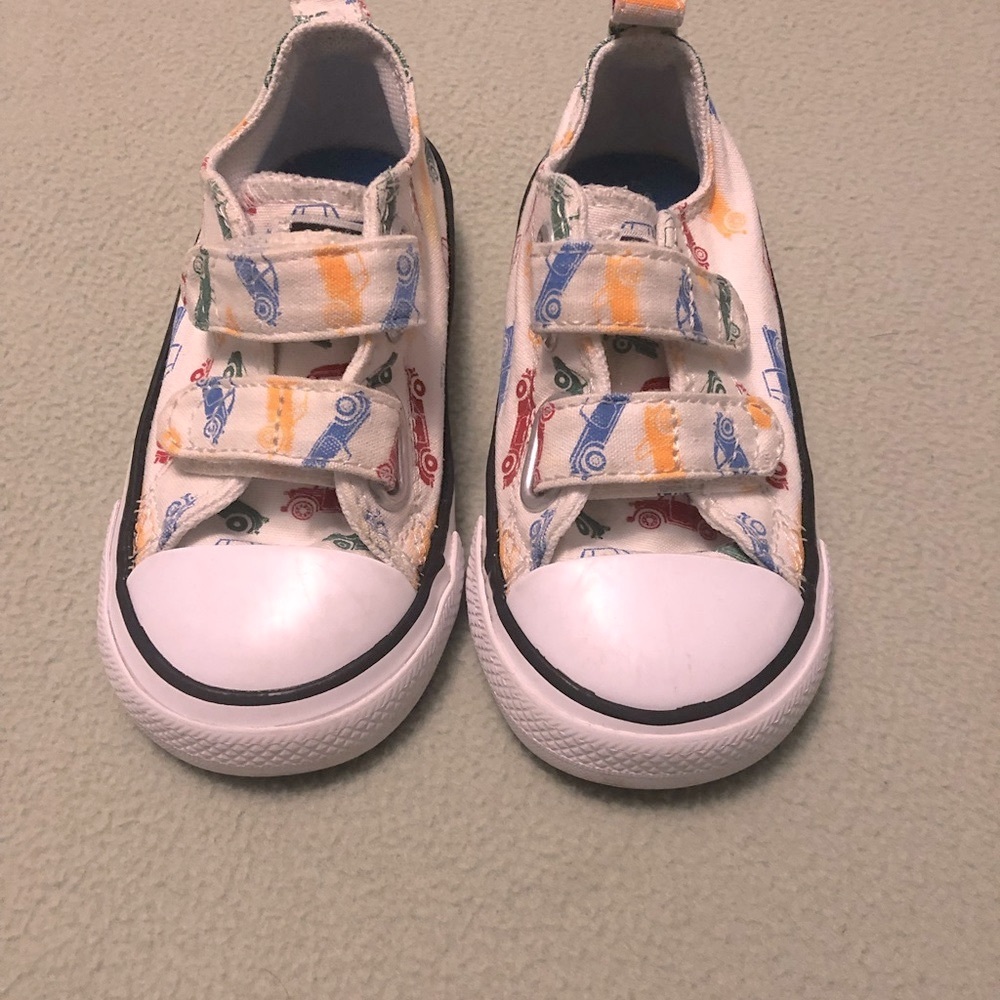 Toddler Converse - Picture 2 of 8
